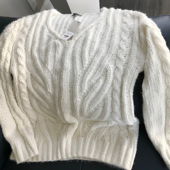 Francesca’s cream sweater size M - Picture 1 of 2